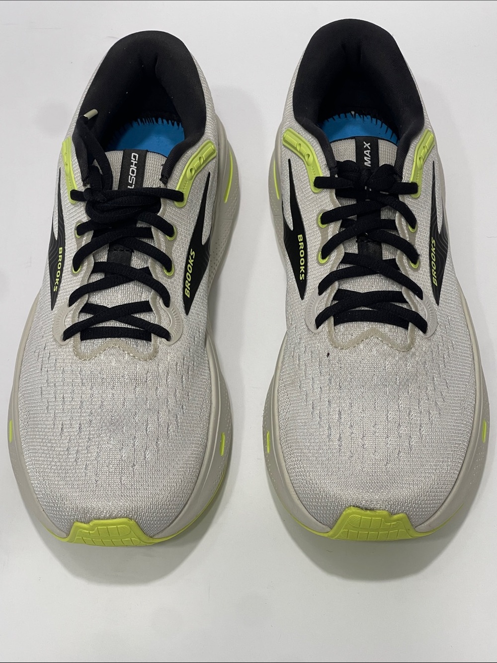 Brooks Ghost Max Men's Running Shoes — Light Gray with Lime Accents Size 9